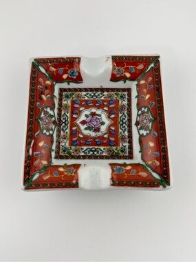 Vintage Chinese ashtrays decorative dishes
